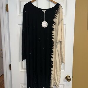 Umgee Black and Cream Asymmetrical Dress. Size 2XL. NWT